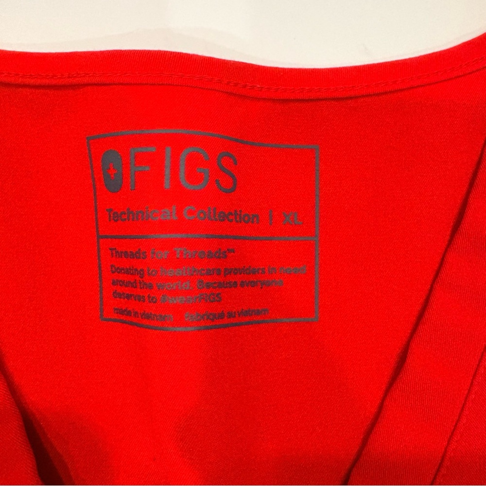 Figs Women’s Bright Red V-Neck Scrub Top Size XL - Picture 5 of 9